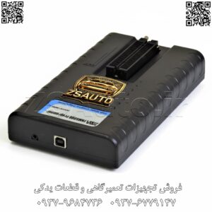 فروش پروگرامر 5000 تی ان ام، جی تگ شرکت TNM پروگرامر ۵۰۰۰ جی تگ شرکت TNM، ابزاری تخصصی است که تمرکز اصلی آن بر روی دسترسی مستقیم به میکروکنترلرها و حافظه‌ها از طریق پروتکل JTAG (Joint Test Action Group) است. JTAG یک استاندارد صنعتی برای دسترسی به رجیسترهای داخلی چیپ‌ها و حافظه‌ها برای مقاصد تست، دیباگ و پروگرامینگ است. این مدل از پروگرامر ۵۰۰۰ به تعمیرکاران و متخصصین اجازه می‌دهد تا بدون نیاز به باز کردن ایسیو (در بسیاری موارد با اتصال به نقاط تست مشخص روی برد) یا در شرایطی که روش‌های استاندارد پاسخگو نیستند، به محتویات داخلی چیپ دسترسی پیدا کنند. این قابلیت برای عملیات مهمی مانند خواندن کامل بک‌آپ از فلش و ایپرام، ریکاوری ایسیوهایی که به اصطلاح “بریک” شده‌اند، کلونینگ دقیق ایسیو، و یا انجام تنظیمات سطح پایین بر روی میکروکنترلر بسیار حیاتی است. این ابزار برای متخصصینی که با ایسیوهای پیچیده کار می‌کنند و نیاز به دسترسی مستقیم و پایدار به سخت‌افزار دارند، بسیار کاربردی است.